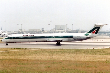 I-DAVB (49216) 1986 McDonnell Douglas MD-82