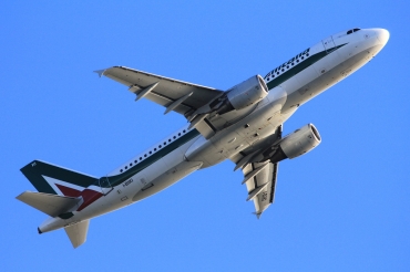 I-BIKI (1138) 1999 Airbus A320-214