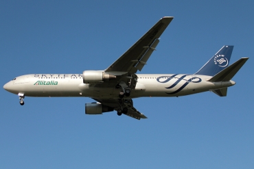 EI-DBP (cn 26389) Boeing 767-35HER
