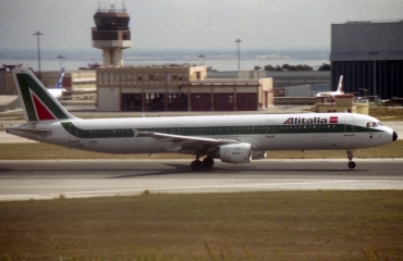 I-BIXI · Airbus A321-112 · (LIS / LPPT)