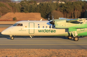 LN-WFS (535) 1999 Bombardier Dash 8-Q311