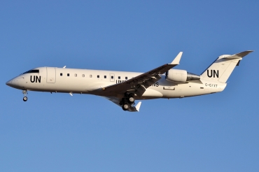 C-GIXT (7393) 2000 Bombardier CRJ-200LR