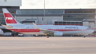 N915NN, (cn 33227), Boeing 737-823