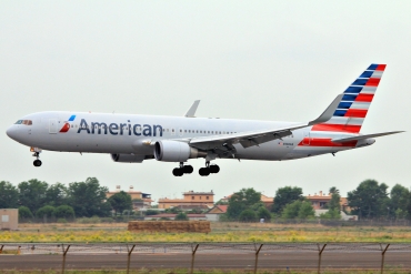 N380AN (25449) 1993 Boeing 767-323(ER)(WL)