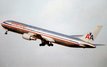 N352AA · Boeing 767-323/ER · (LHR / EGLL)