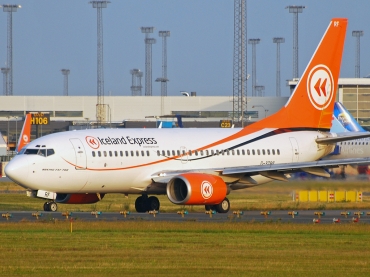 G-STRF (29885) 2002 Boeing 737-76N(WL)