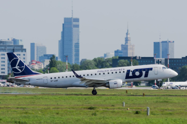 SP-LMF (19000330) Embraer ERJ-190AR