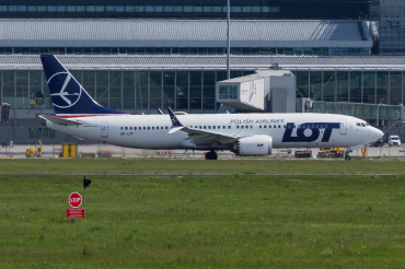 SP-LVF (43320) 2018 Boeing 737-8 MAX