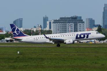 SP-LMF (19000330) Embraer ERJ-190AR