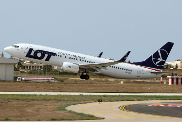 SP-LWF (36825) 2011 Boeing 737-86N(WL)