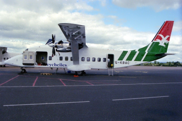 G-KBAC (SH3758) 1989 Short 360-100