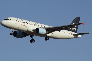 OE-LBX (1735) 2002 Airbus A320-214