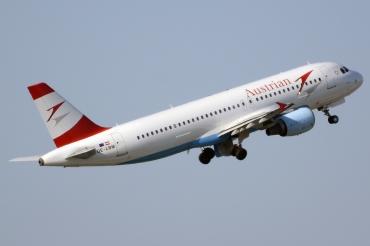 OE-LBM (1504) 2001 Airbus A320-214
