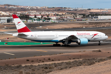 OE-LPE (27607) 1998 Boeing 777-2Q8(ER)