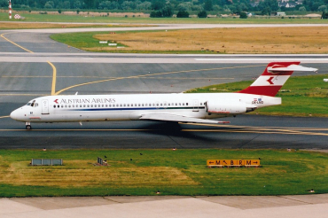 OE-LMO (49888) 1990 McDonnell Douglas MD-87