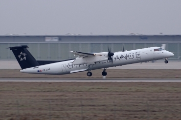 OE-LGQ (cn 4003) Dash 8-Q402