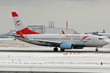 OE-LNN (30418) 2001 Boeing 737-7Z9
