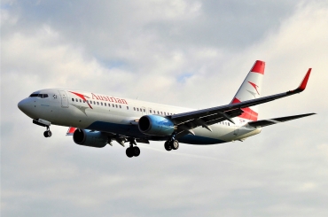 OE-LNQ (30421) 2003 Boeing 737-8Z9 WL
