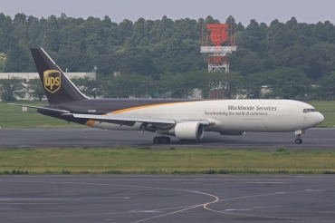 N343UP · Boeing 767-34AF/ER · (NRT / RJAA)