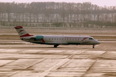 OE-LCO (cn 7371) Bombardier CRJ200LR