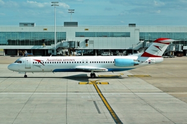 OE-LVA (cn 11490) Fokker 100