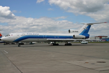 RA-85588 · Tupolev Tu-154B-2 · (DME / UUDD)