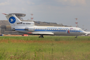 RA-42406 (4520424116683) 1992 Yakovlev Yak-42D