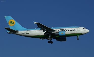 UK31001 (574) 1991 Airbus A310-324