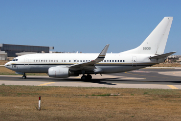 165832 · Boeing C-40A Clipper · (MLA / LMML)