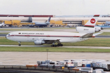 S2-ACO (cn 46993) McDonnell Douglas DC-10-30