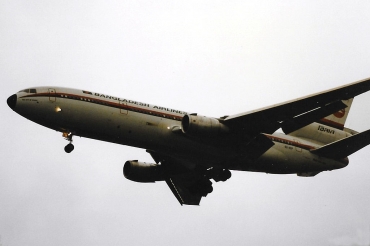 S2-ACP (cn 46995) McDonnell Douglas DC-10-30