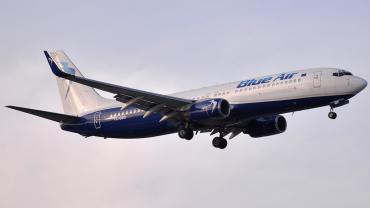 YR-BMO (30194) 2000 Boeing 737-883(WL)