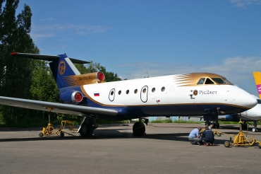 RA-88240 (9641151) 2006 Yakovlev Yak-40