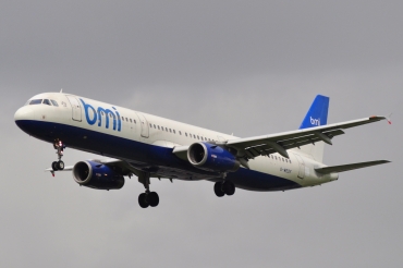 G-MEDF (1690) 2002 Airbus A321-231