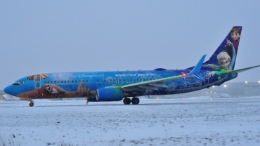 C-GWSV, (cn 37158), Boeing 737-8CT