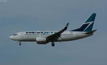 C-FEWJ (32769) 2005 Boeing 737-7CT(WL)