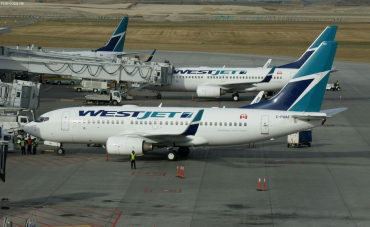 C-FWAF (32747) 2002 Boeing 737-7CT(WL)