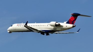 N744EV (10157) Bombardier CRJ-701