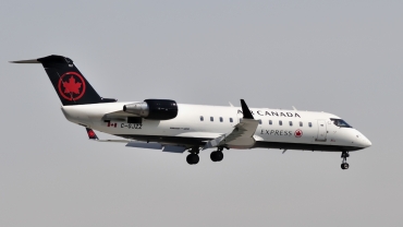 C-GJZZ (7978) 2004 Bombardier CRJ-200