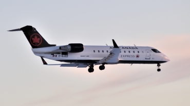 C-GJZZ (7978) 2004 Bombardier CRJ-200