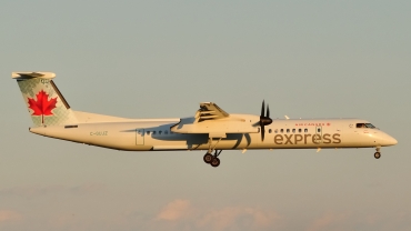 C-GUJZ (4516) 2016 Bombardier Dash 8-Q402