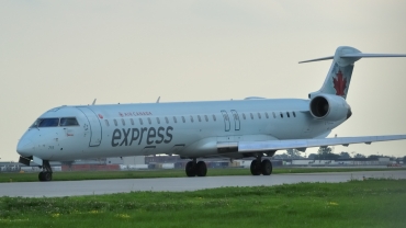 C-GOJZ (15353) 2005 Bombardier CRJ-705