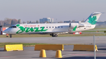 C-FDJA (7979) 2004 Bombardier CRJ-200