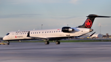 C-GJZS · Bombardier CRJ-900LR · (YUL / CYUL)