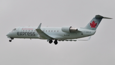 C-GMJA (8003) 2004 Bombardier CRJ-200