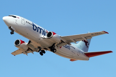 G-TOYL (cn 28594) Boeing 737-36N