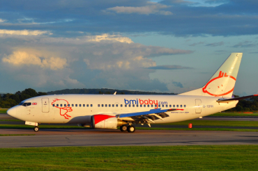 G-TOYH (28570) 1998 Boeing 737-36N