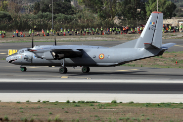 810 (13810) 1985 Antonov An-26