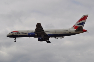 G-CPER (29113) 1997 Boeing 757-236