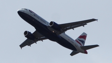 G-EUUM · Airbus A320-232 · (FAO / LPFR)